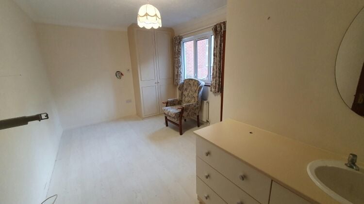 26-Bedroom Care Home in Poole Dorset on 0.6 Acres with Modern Amenities Photo 6