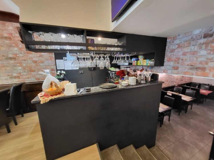 Turnkey Mediterranean Restaurant for Sale in North London with 50 Covers and Fully Fitted Kitchen Photo 6