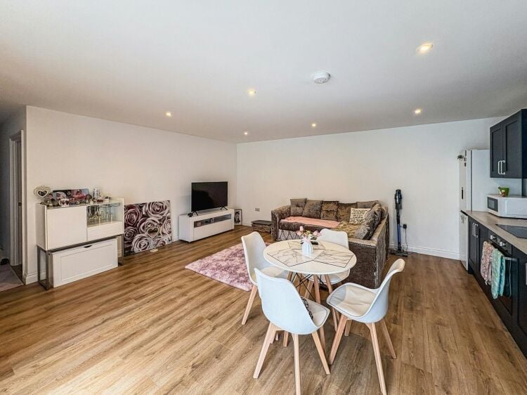 Mixed-Use Retail and Residential Property for Sale in Bournemouth Dorset Photo 6