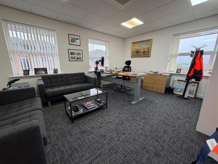 A modern semi detached office of approximately 2,272 ft² (211m²) arranged over two floors, with additional toilets, shower and reception lo Photo 6