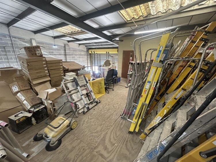 Modern industrial unit for sale in Bristol with office space and roller shutter access Photo 6