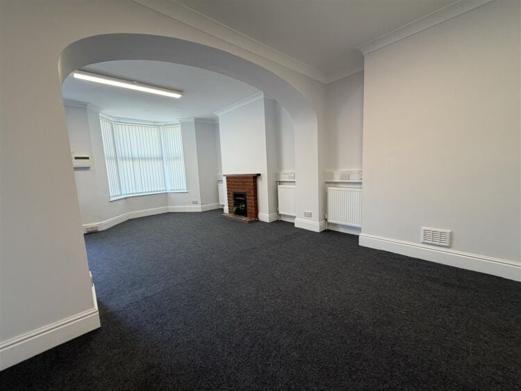 Recently redecorated offices available in Portishead Somerset, offering 537 sq ft of flexible space Photo 6