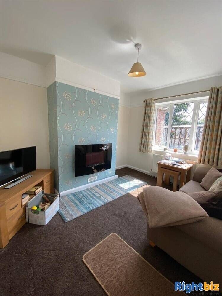Detached 3-Bedroom Property with Established Cattery for Sale in Staffordshire Photo 6