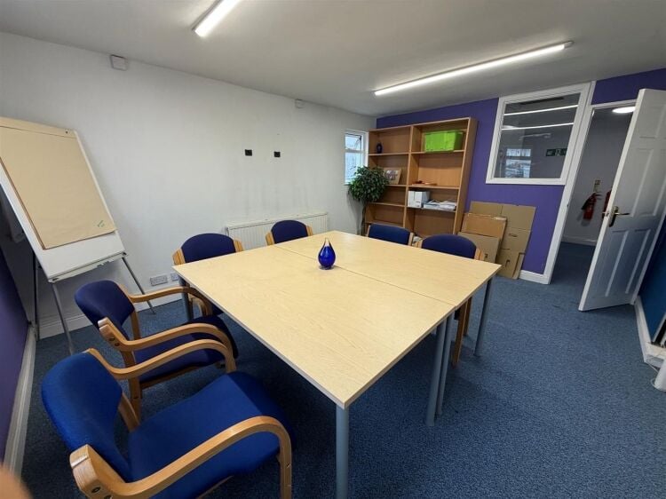 Two-storey shop and office for sale in prime trading position, Bedminster, Bristol Photo 6