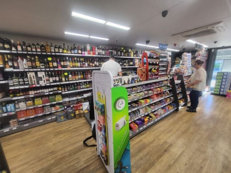 Refurbished convenience store for sale in Hornchurch East London with potential for expansion Photo 6
