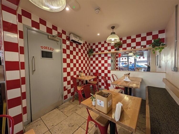 Fully fitted restaurant for sale in Clifton Triangle, Bristol with commercial extraction system. Photo 6