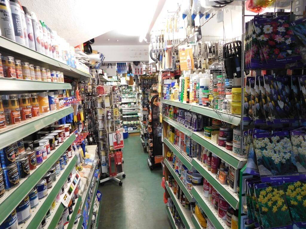 Prime Commercial Mixed-Use Property in Tilehurst - Ground Floor Shop and One Bed Flat Above Photo 6