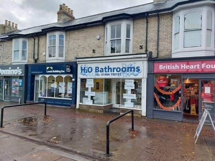 Spacious Retail Unit / Showroom TO LET  in Prime Suburban location ion York Road, Acomb,  York Photo 6