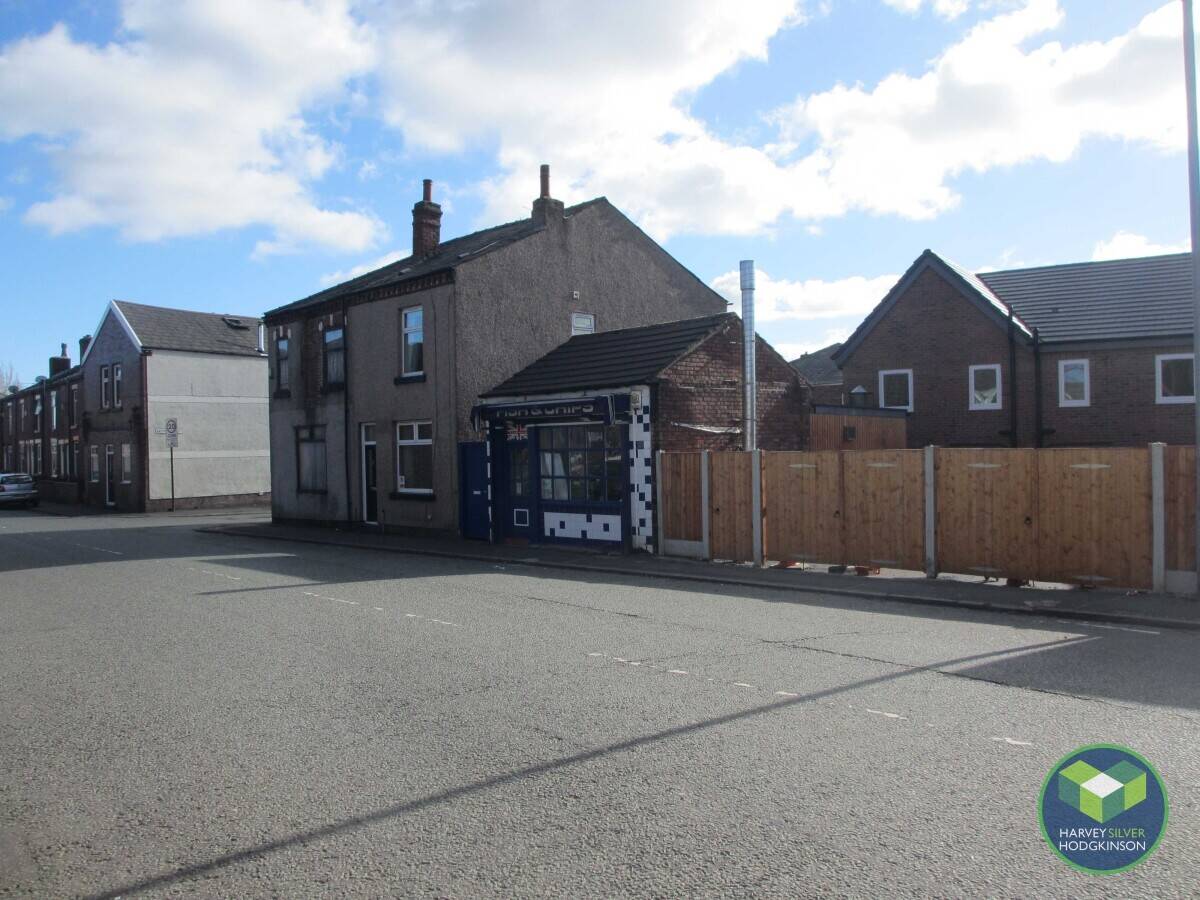 Prime Investment Property with Reliable Tenant in Wigan, Manchester Photo 6