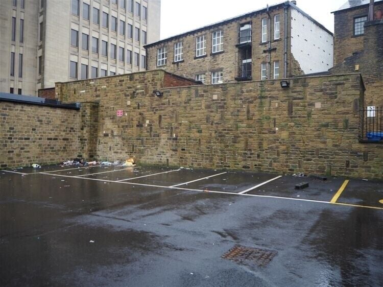 Prime Location Freehold Premises in Halifax, Perfect for Various Retail Opportunities Photo 6