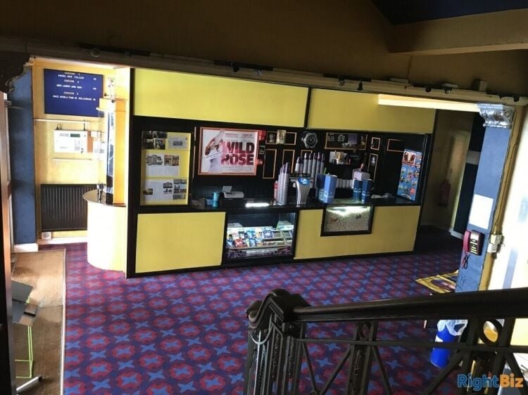 Prime Commercial Property Near The Beacon Shopping Centre in Eastbourne, Ideal for Developers Photo 6