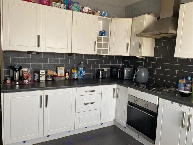 Prime Investment Property in Withernsea, Commercial and Residential Units Available Photo 6