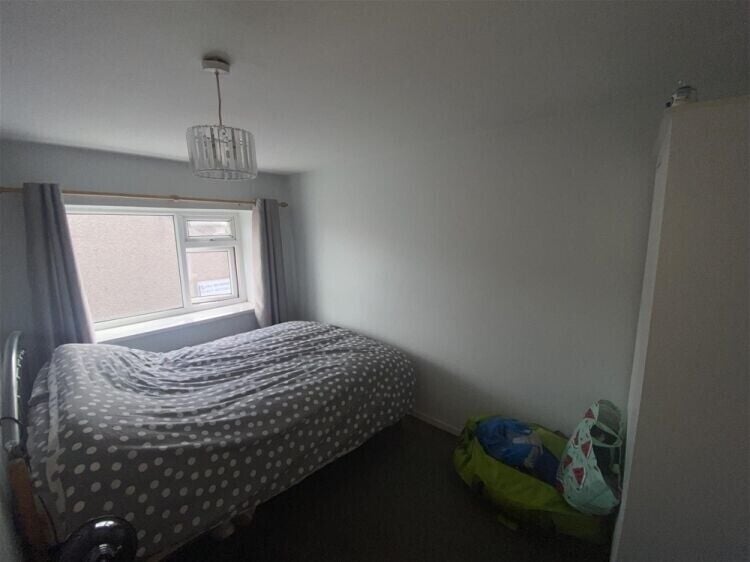 Prime Investment Opportunity Awaits in Ferrybridge with Substantial Freehold Property Photo 6