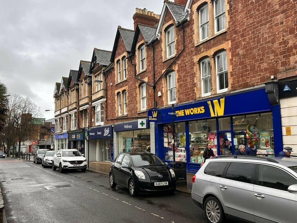 Prime Mixed-Use Investment Property in Resort Town, Minehead Somerset Photo 7
