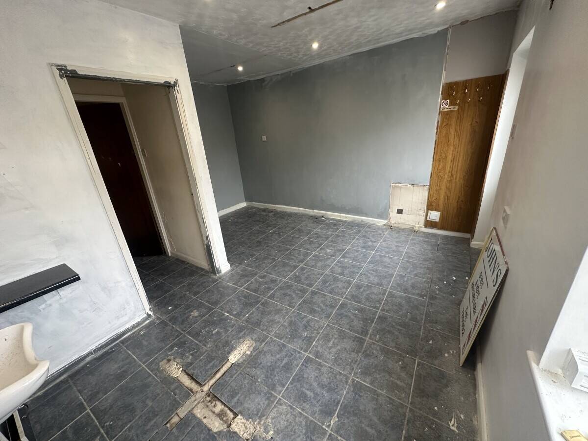 Versatile Retail or Office Unit in Prime Location, 4a Green Lane Acomb, York, Now Available Photo 7
