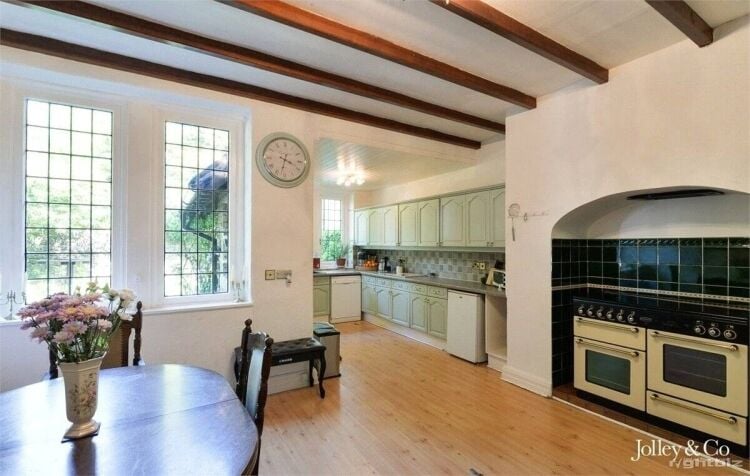 Arts and Crafts Landmark Building in Buxton Derbyshire - Unique Investment Opportunity with Approve Photo 6