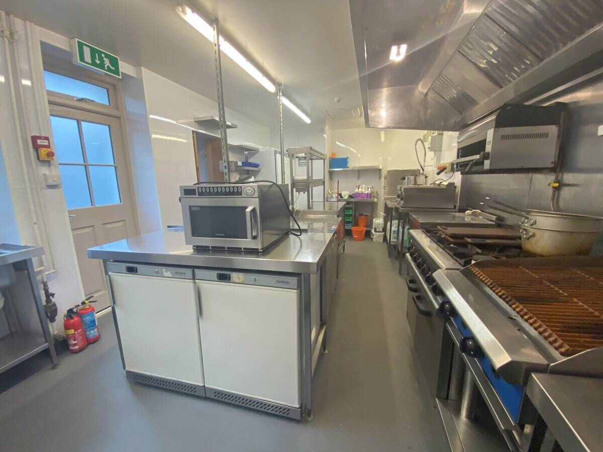 Ground Floor Restaurant/Bar in Kendal, Cumbria with A1-A5 Class Use For Sale Photo 7
