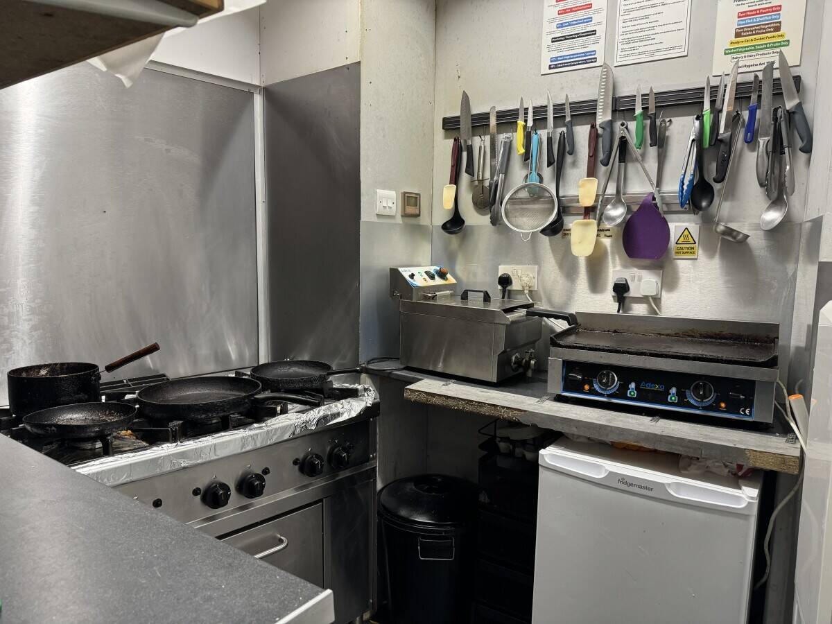 Prime Class 3 Hot Food Consent Cafe in Busy Shawlands, Glasgow, with High Footfall Photo 7
