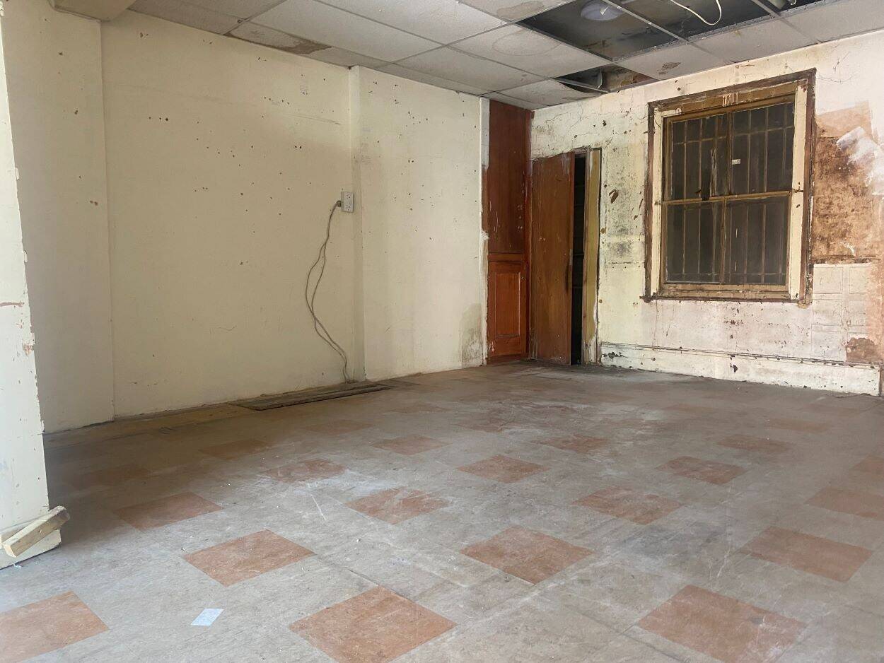 Ground Floor Commercial Space Available in High-Traffic Reading District - Whitley Street Photo 7