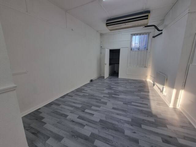 Refurbished Former Barber Shop Available for Lease in Colchester, Essex Photo 7