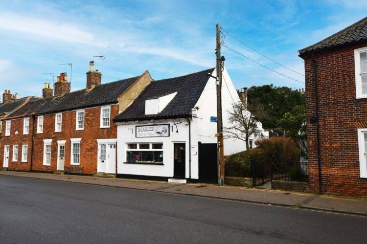 Southwold's Popular Fish & Chip Shop on High Street for Sale Photo 7