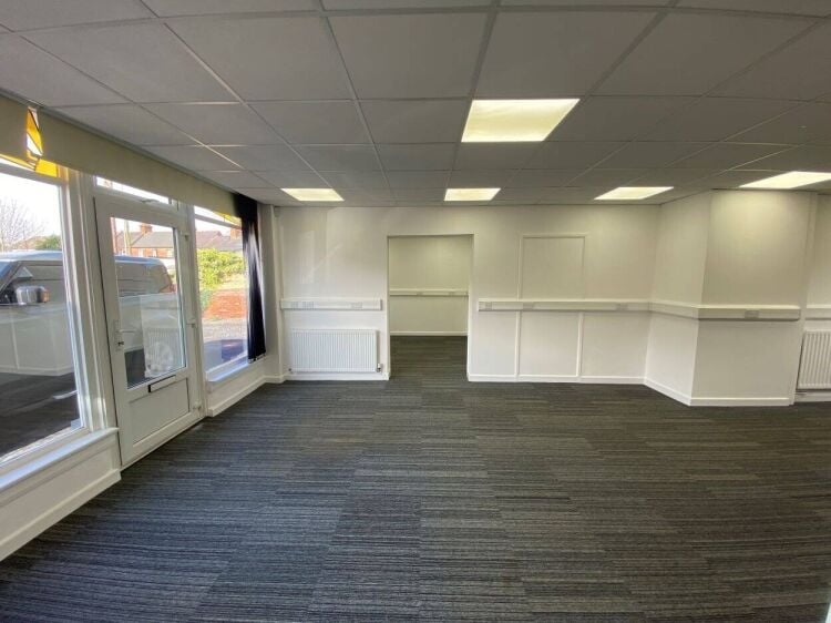 Ground Floor Commercial Premises with Yard at Rear to Let in Tilehurst, Reading, Berkshire Photo 7