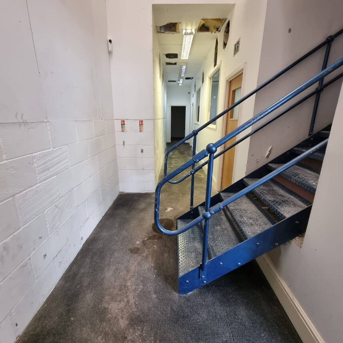 Spacious Multi-Use Warehouse Available for Rent in Surbiton London Photo 6