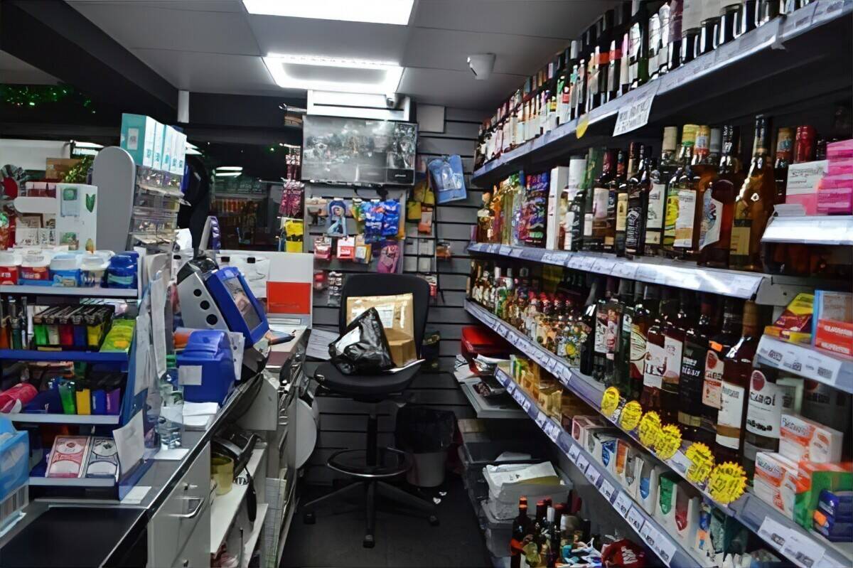 Prime Freehold Convenience Store and Offlicence with Accommodation in Wolverhampton Photo 7