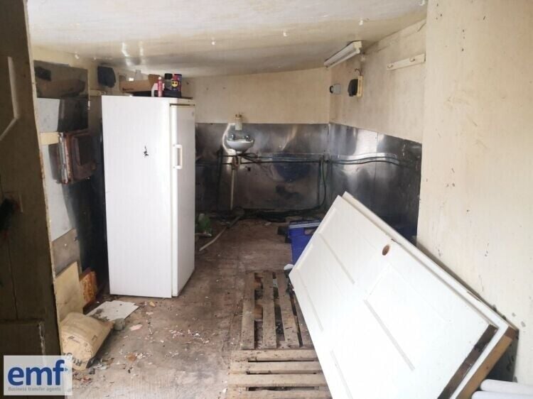 Prime Leicestershire Investment Opportunity with A3 Licence and Accommodation Photo 7