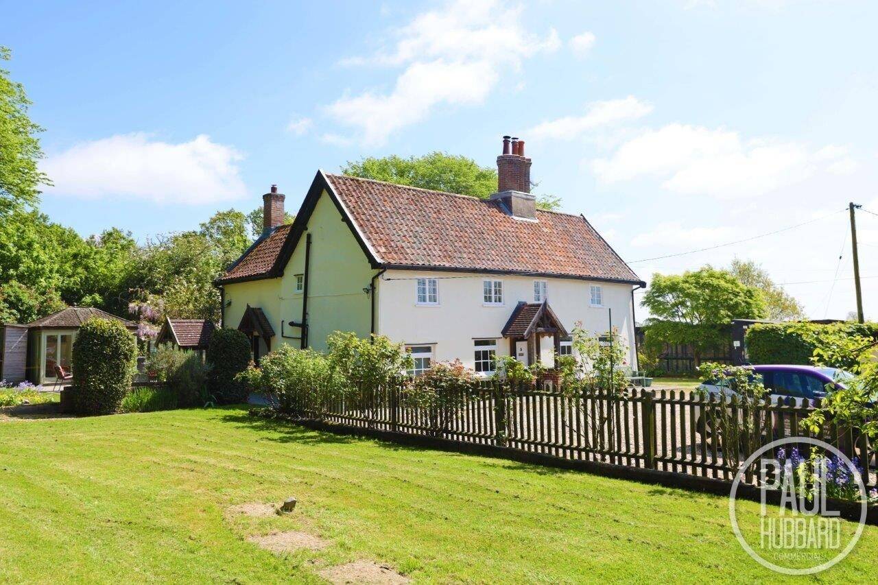Profitable Award-Winning Cattery with Grade II Listed House and Annexe on a 1-Acre Norfolk Property Photo 7