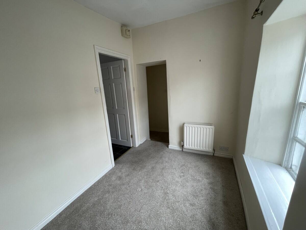 Grade II Listed Commercial Property with 3 Bedrooms in Desirable Darlington Village Photo 7