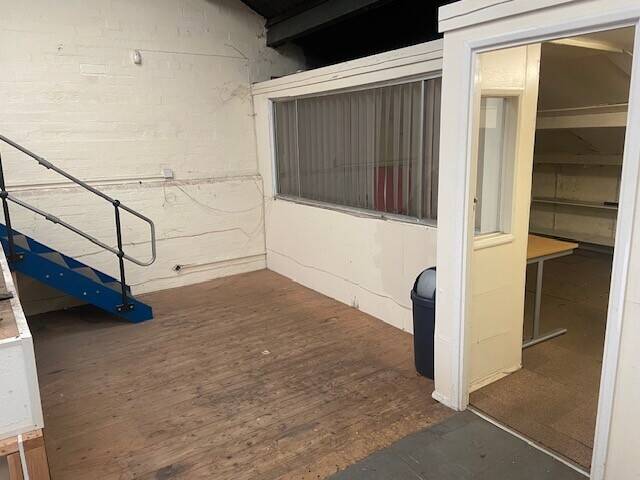 Commercial Unit To Let Tyseley Birmingham Photo 7