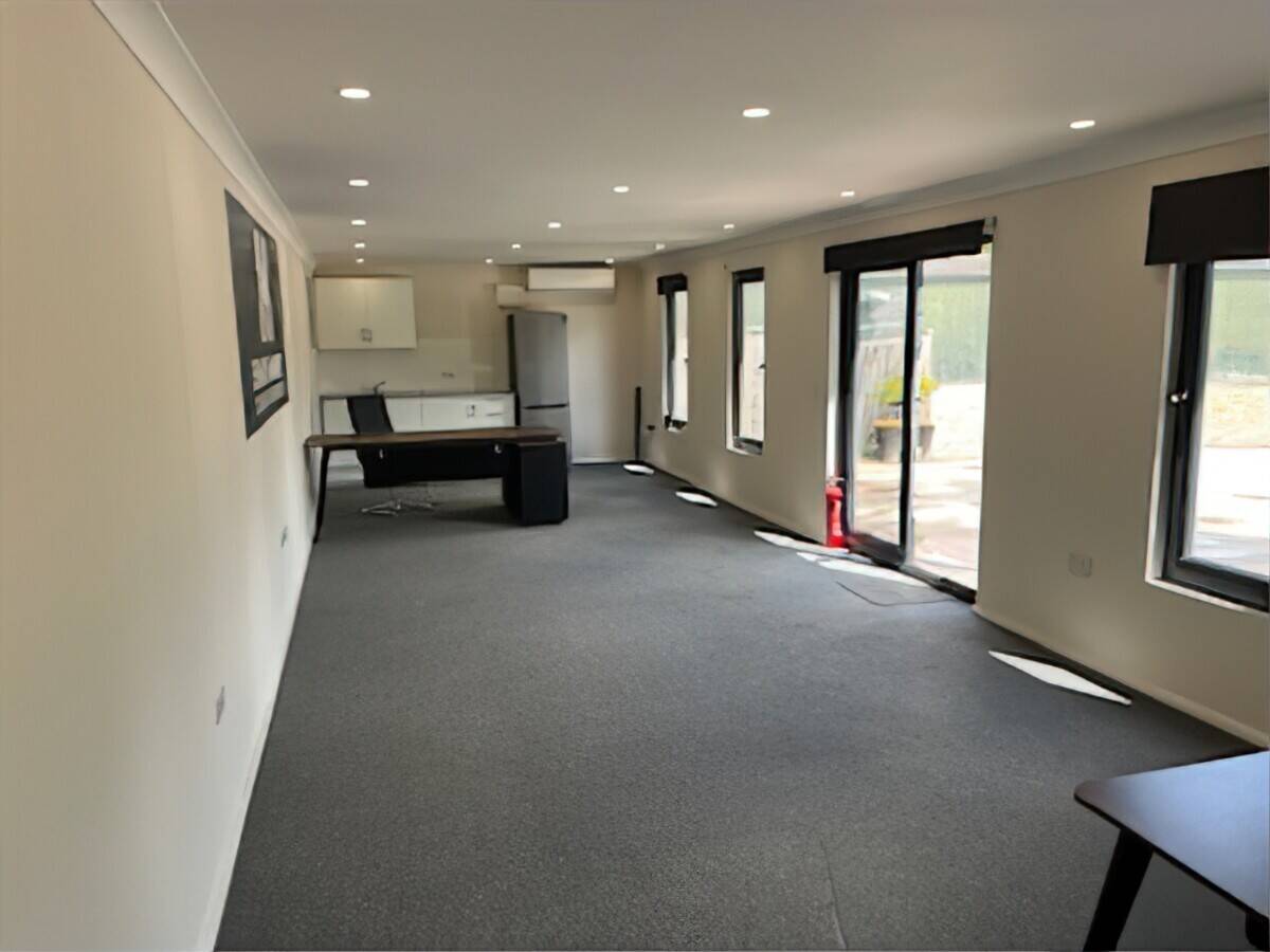 Rent this New, Air-Conditioned Office Block with 30+ Vehicle Parking in Secure Yard in Colchester Es Photo 7