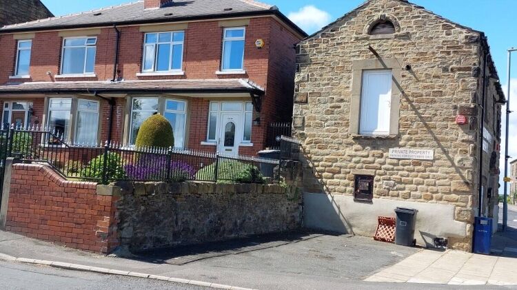 Profitable Fish and Chip Shop with 3-Bedroom House in Thornhill, Ideal for Ambitious New Owner Photo 7