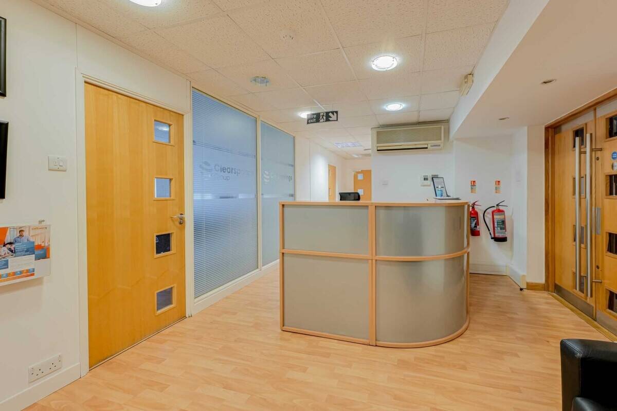 Prime Office Industrial Investment Opportunity in Rayleigh, Essex - 12,896 sq. ft. Photo 7
