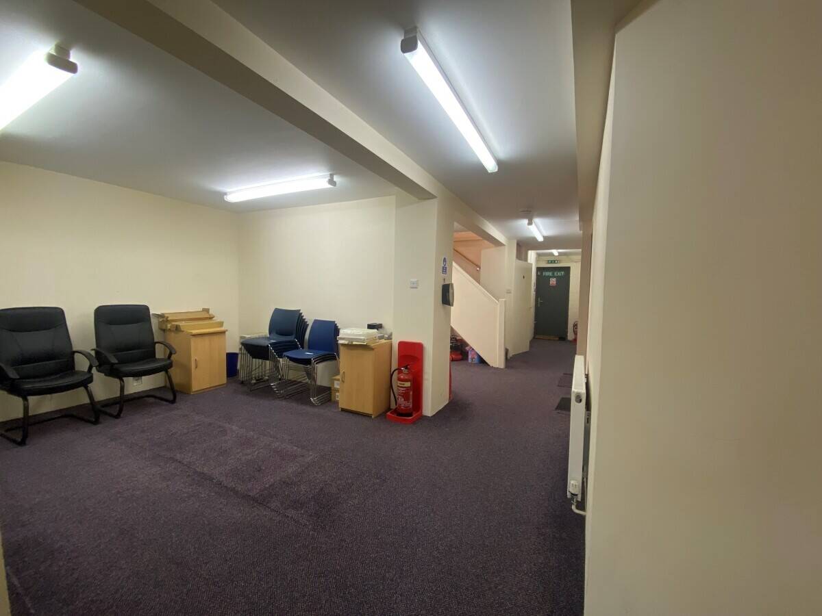 LIGHT INDUSTRIAL WAREHOUSE WITH GROUND & FIRST FLOOR OFFICES APPROX 3,000 SQ FT Photo 7