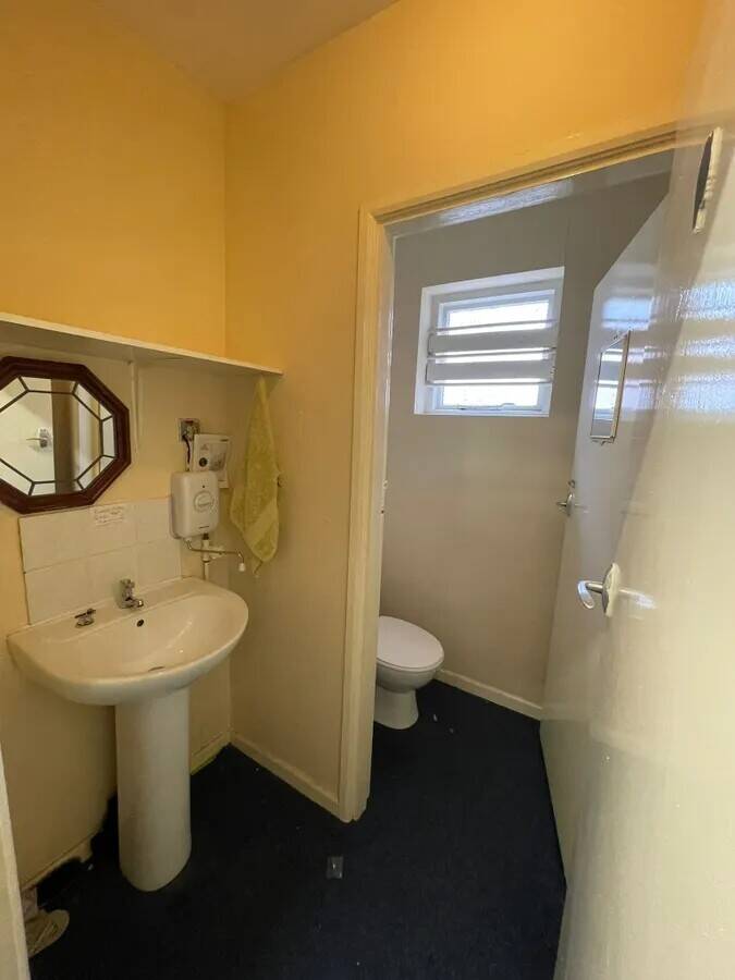 Prime Retail Shop/Coffee Shop Space Available in South Shields Town Centre Photo 7