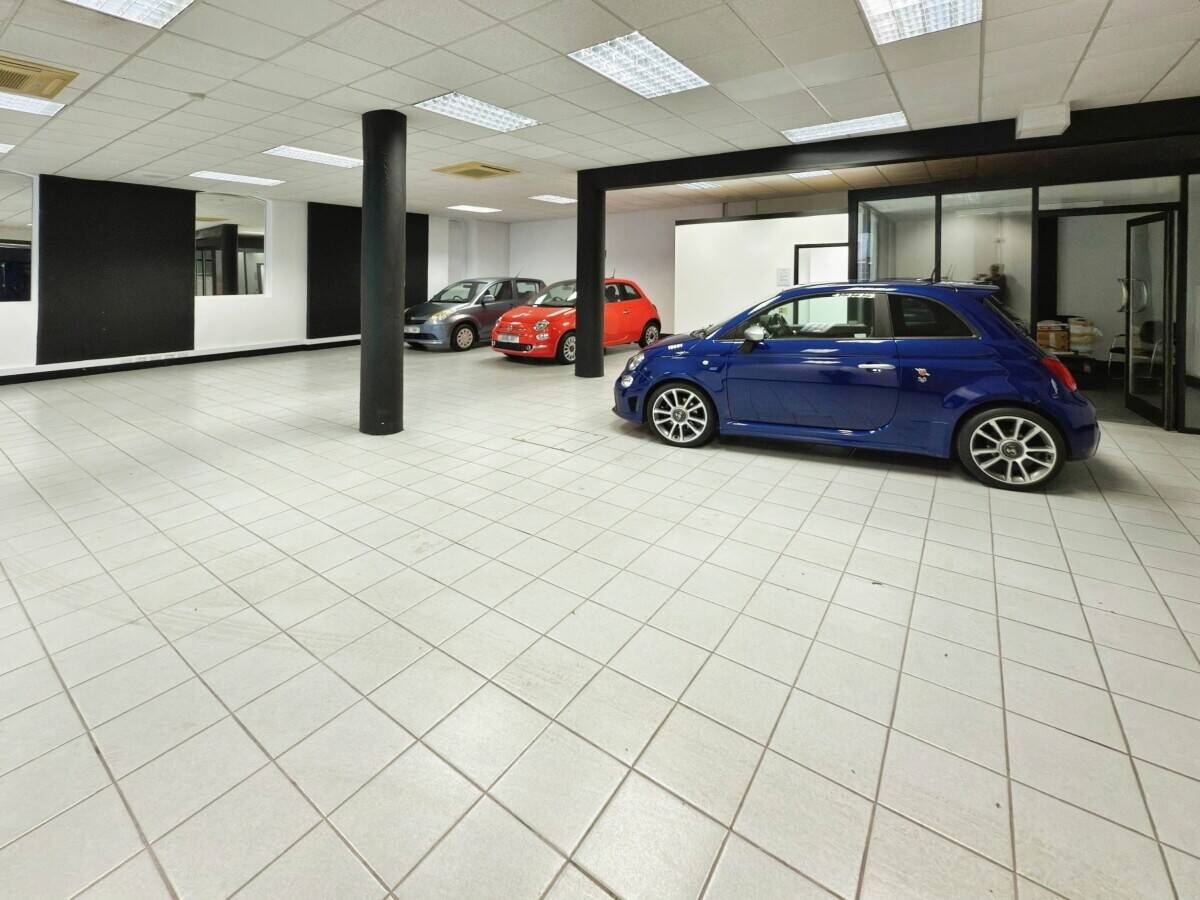 Prime Showroom & Office Space with Heavy Goods Lift – Chase Road, Southend-on-Sea Photo 7