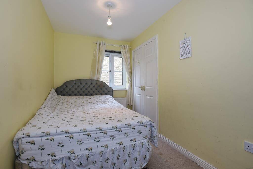 4 Bedroom House available for Supported Accommodation in Deer Park, Witney Photo 6