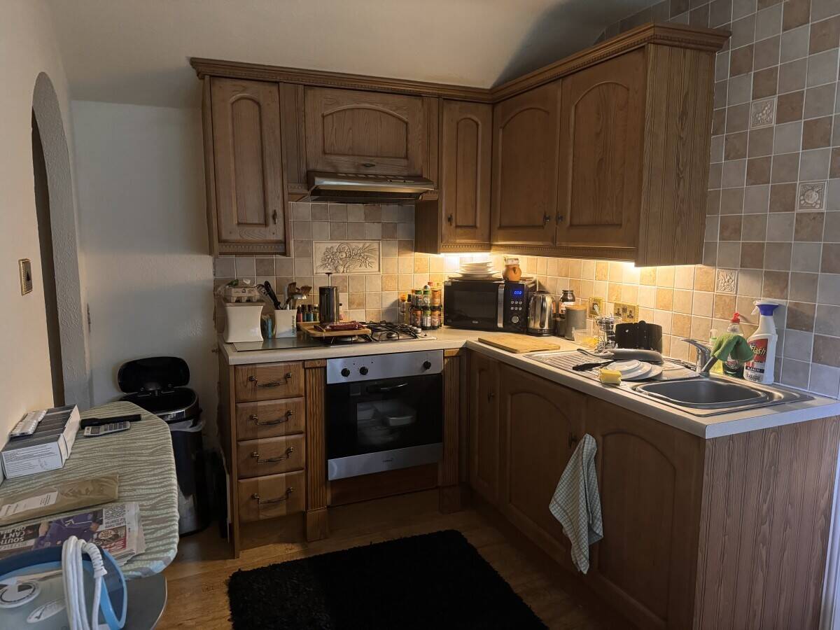 Vacant Mixed-Use Property with Showroom, Office, Flat, and Parking in Wolstanton, Staffordshire Photo 7
