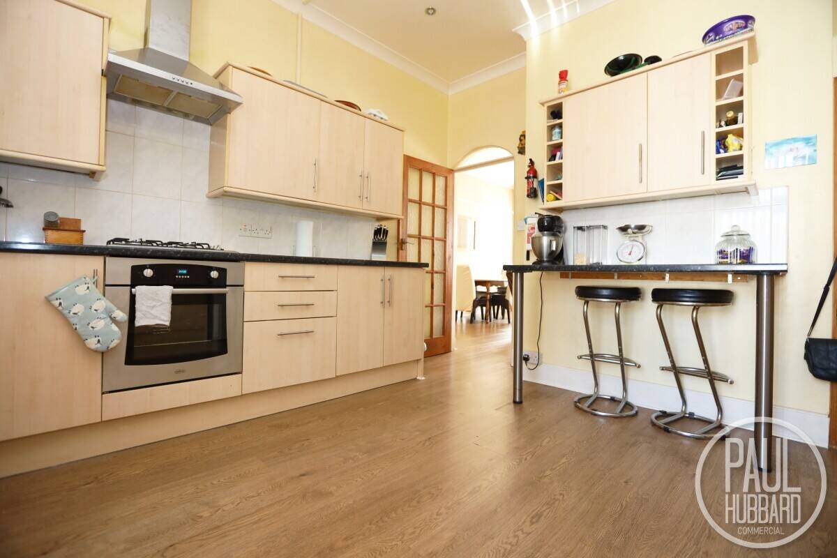 Prime Seaside Restaurant with Expansive 5-Bedroom Residential Accommodation in Great Yarmouth Photo 7