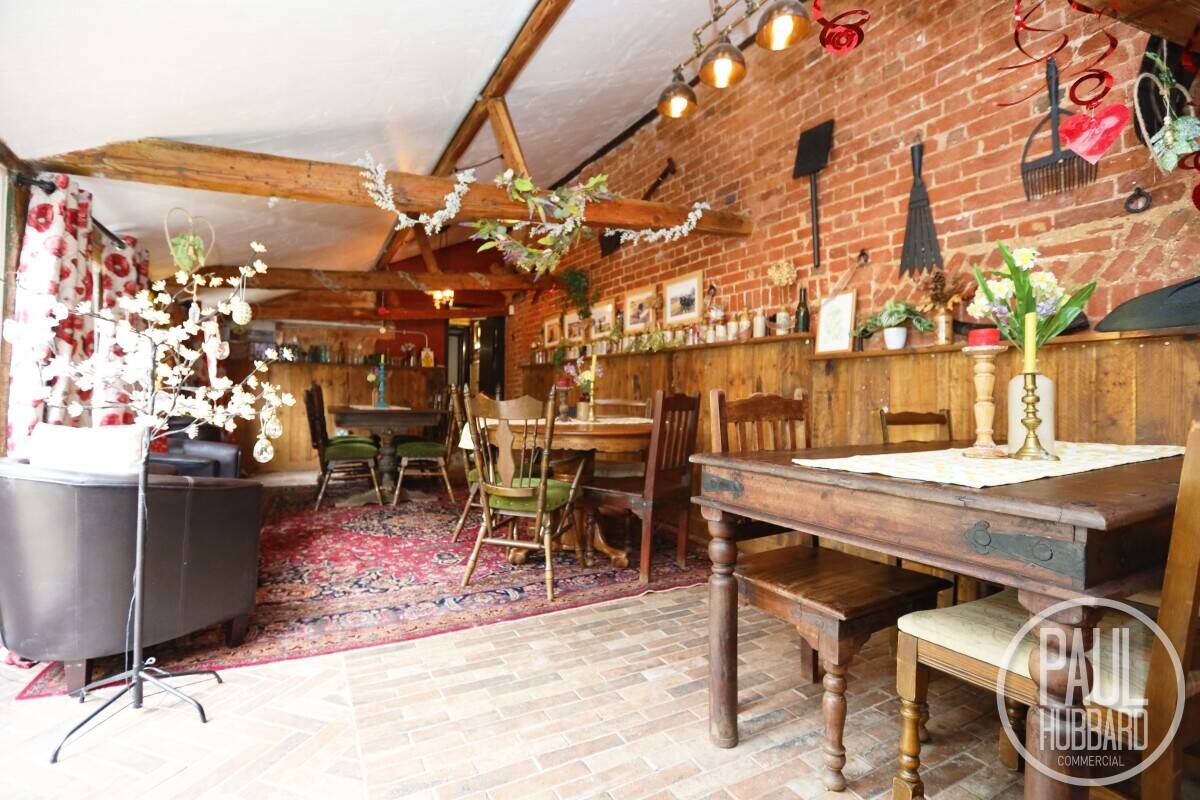 Charming Grade II Listed B&B in Norfolk with Separate Cottage and Expansion Potential Photo 7