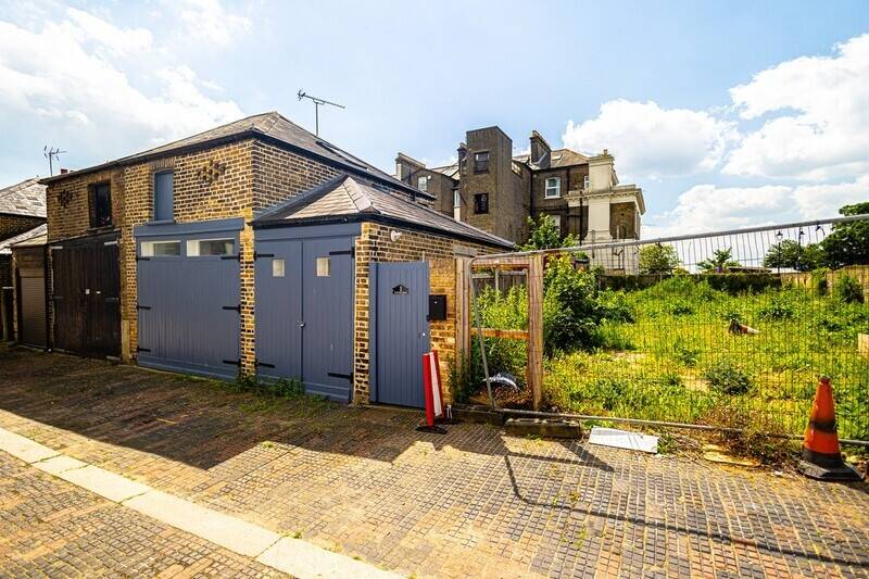 Prime Commercial Site in Southend Conservation Area, Planning Approved and Ready for Construction Photo 7