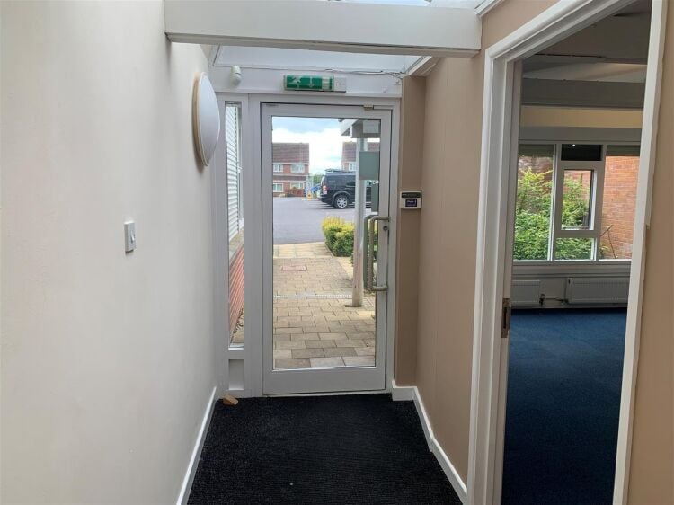 Well presented ground floor commercial premises of approximately 1,656 sq ft located on lockleaze road. the property comprises a large open plan area Photo 7
