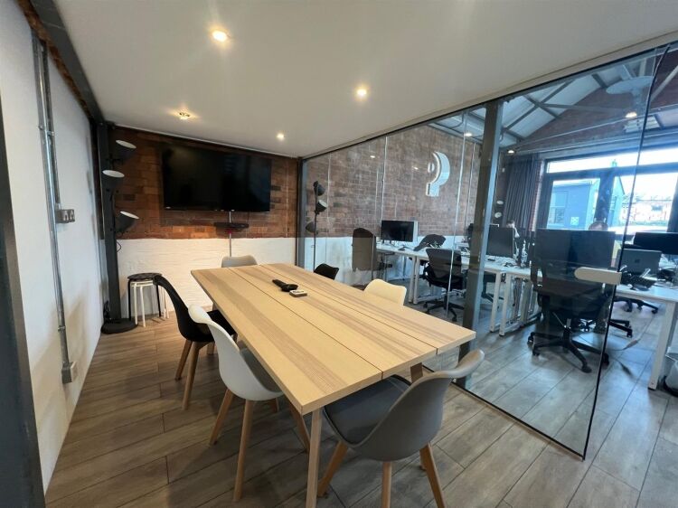 Upgraded Bristol Unit with Mezzanine in Creative Development Photo 7