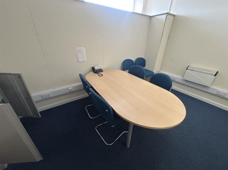 Spacious Industrial Unit with Off-Street Parking in Bristol Photo 7