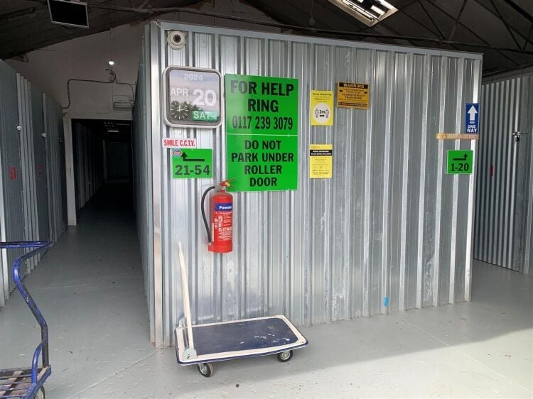 Spacious Light Industrial Unit For Sale - Freehold, Vacant, at Flowers Hill Trading Estate, Bristol Photo 7