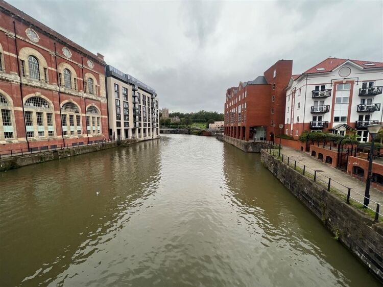 Secure, Centrally Located Office Space for Rent with Parking in Bristol Photo 7