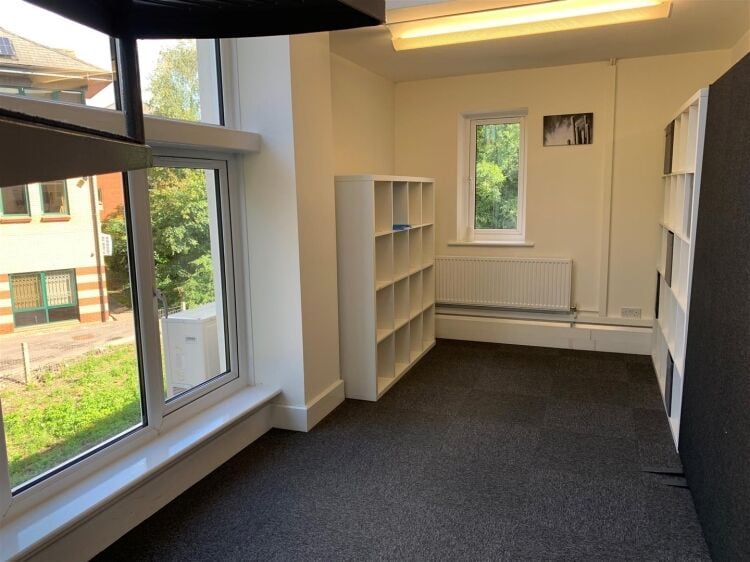 Spacious, Modern Offices with Parking in Woodlands, Bristol Photo 7