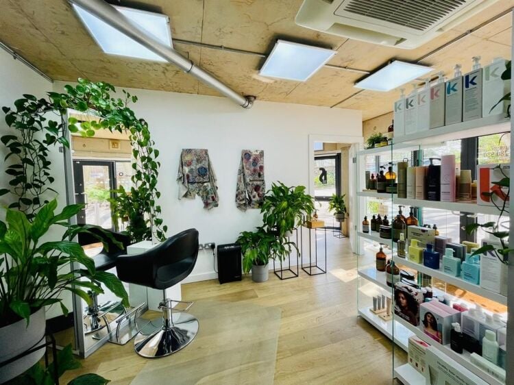 Modern Ground Floor Unit with Retail Frontage Available for Rent in Bristol Photo 7